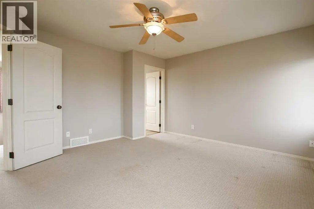 60 Dentoom Close
