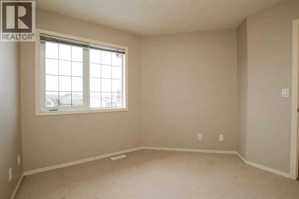 60 Dentoom Close