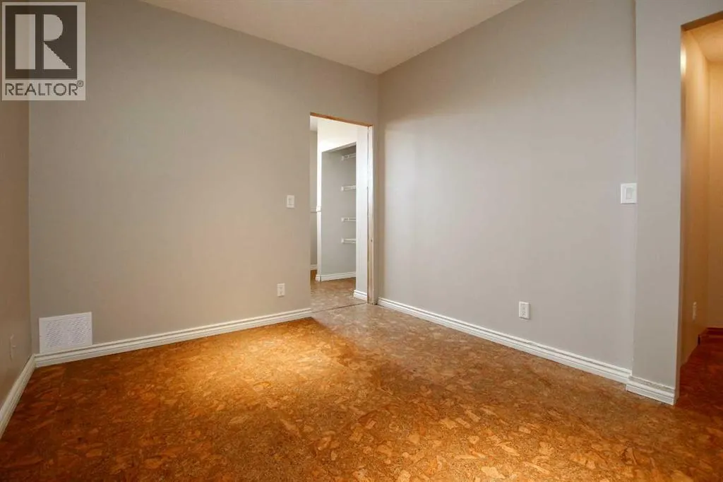 60 Dentoom Close