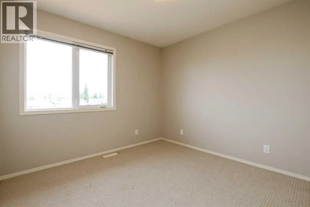 60 Dentoom Close