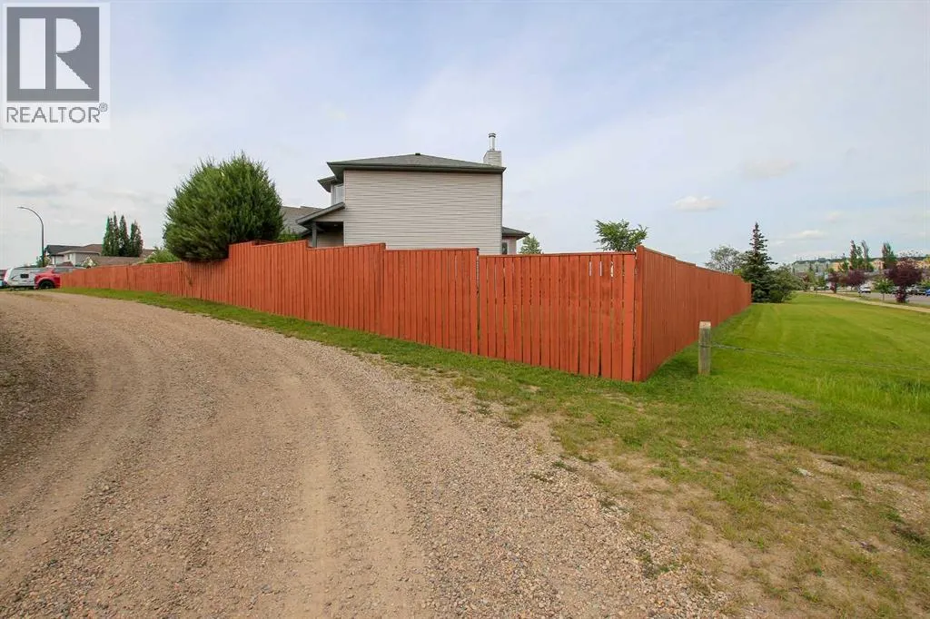 60 Dentoom Close