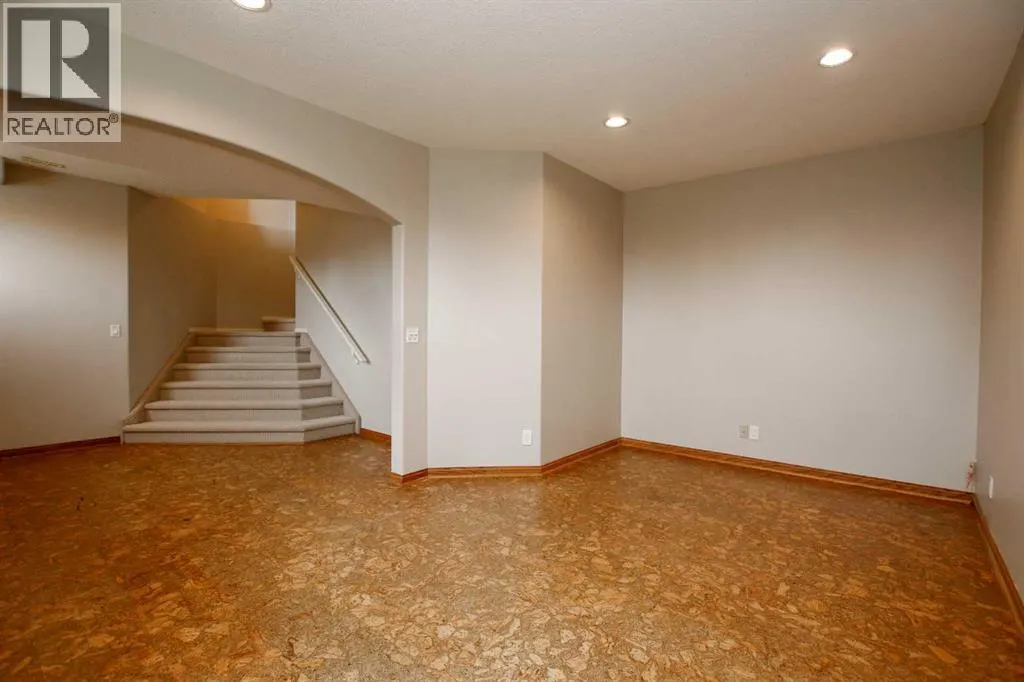 60 Dentoom Close