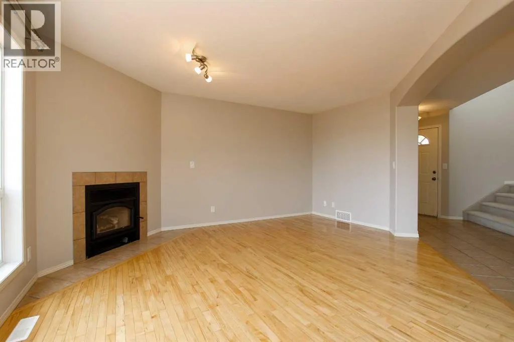 60 Dentoom Close