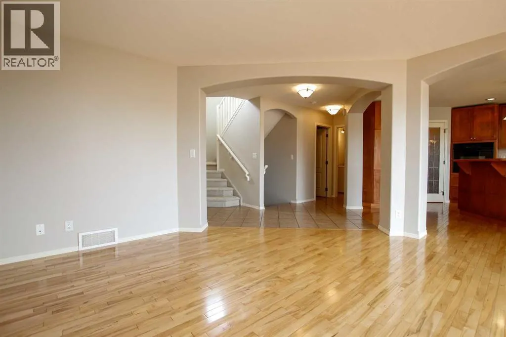 60 Dentoom Close