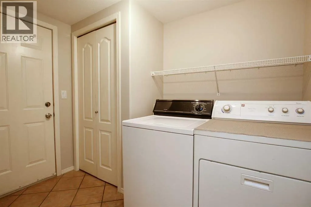 60 Dentoom Close