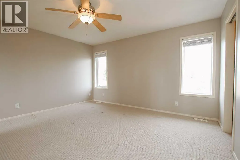 60 Dentoom Close