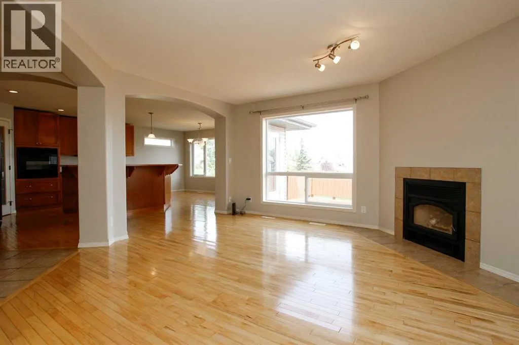 60 Dentoom Close