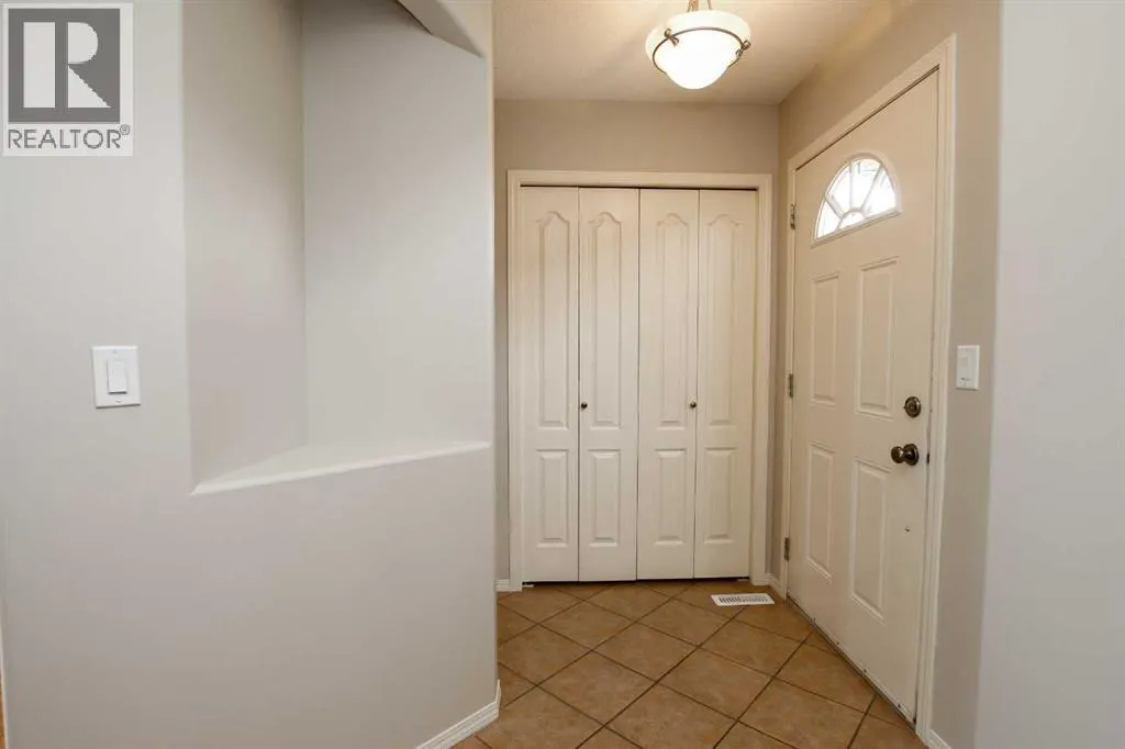 60 Dentoom Close