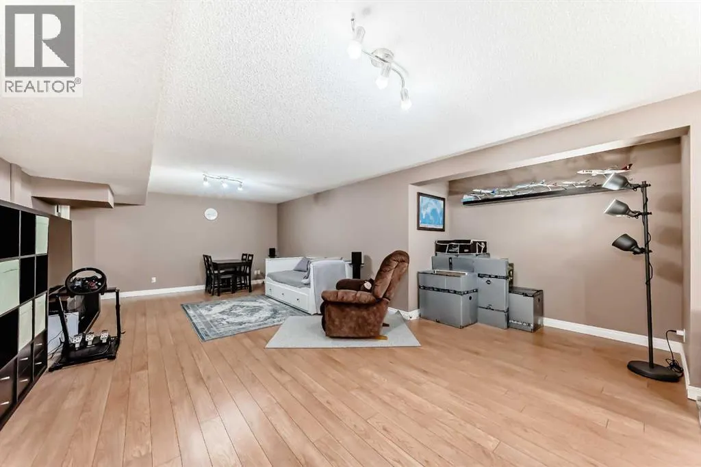120 Oakmere Way