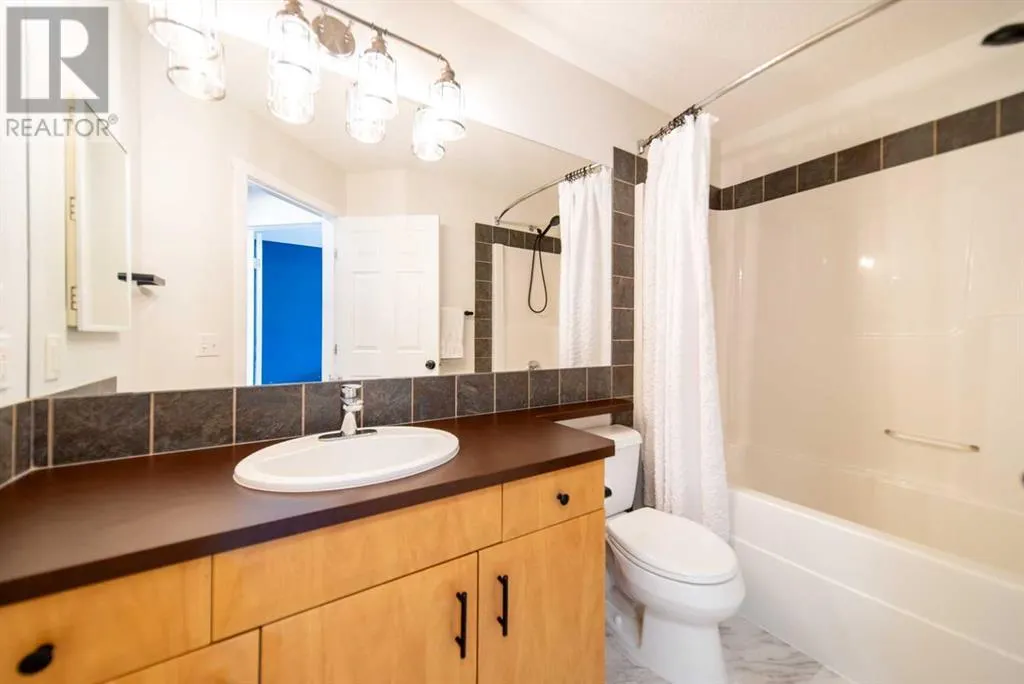 184 Copperstone Gardens SE