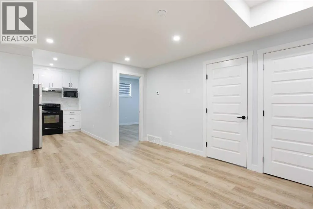 200 Homestead Grove NE