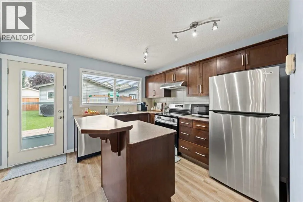186 Cranberry Close SE