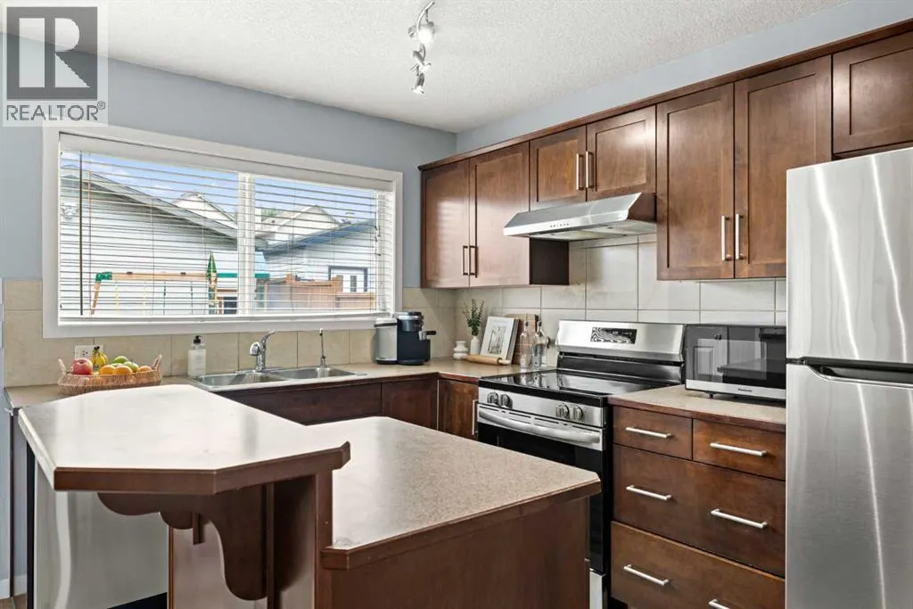 186 Cranberry Close SE