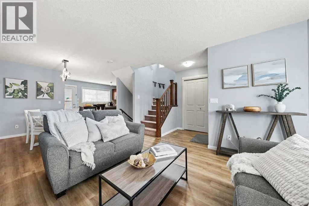 186 Cranberry Close SE