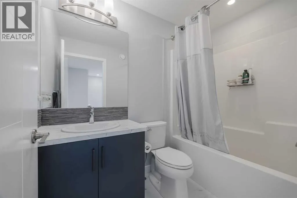 190 Magnolia Square SE
