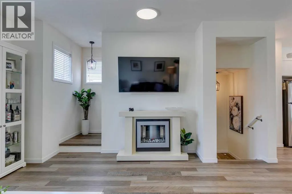 225 South Point Park SW