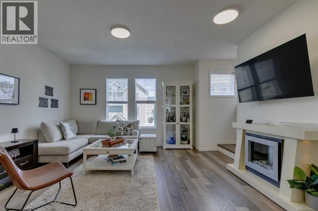 225 South Point Park SW
