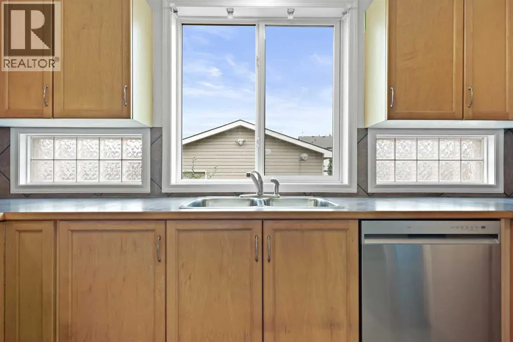 73 Prestwick Heights SE