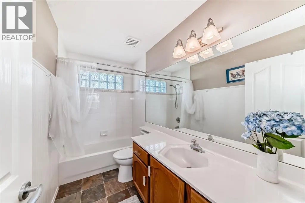 6 Gleneagles Close