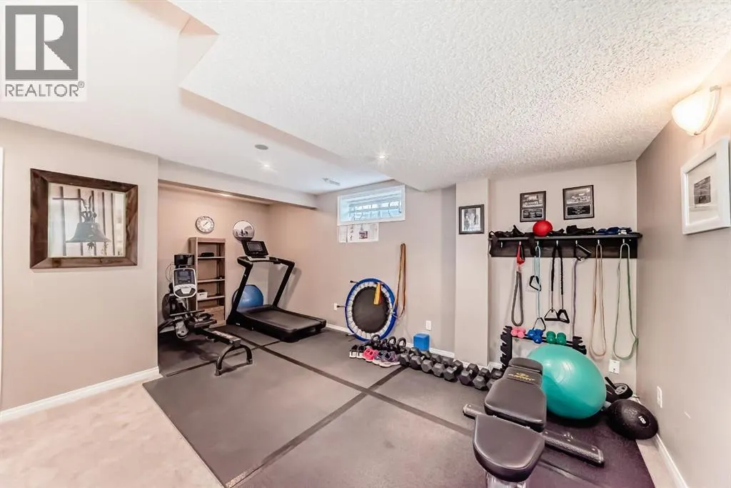 6 Gleneagles Close