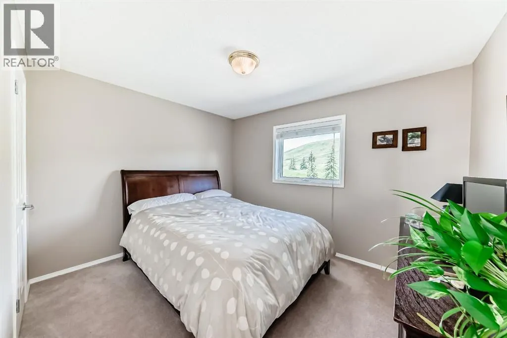 6 Gleneagles Close