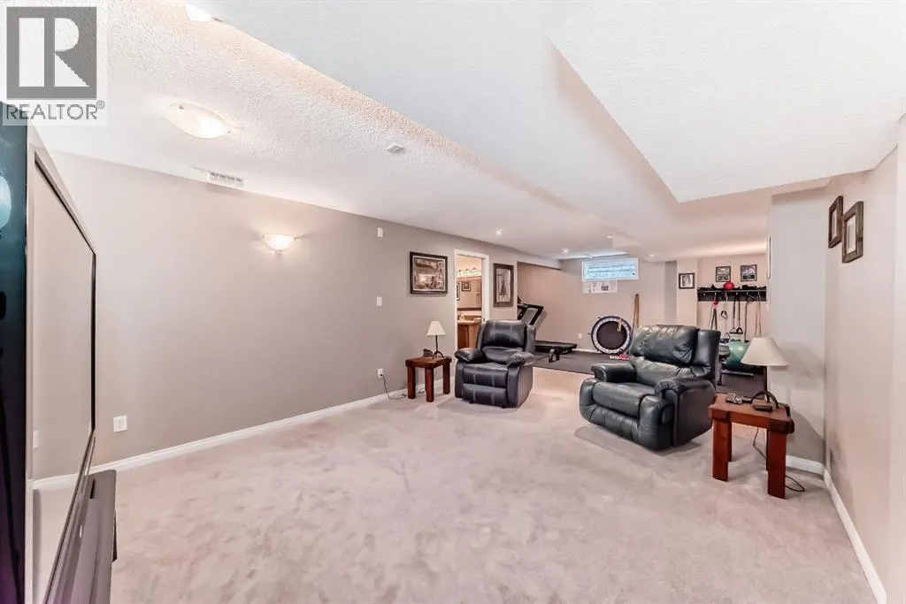 6 Gleneagles Close