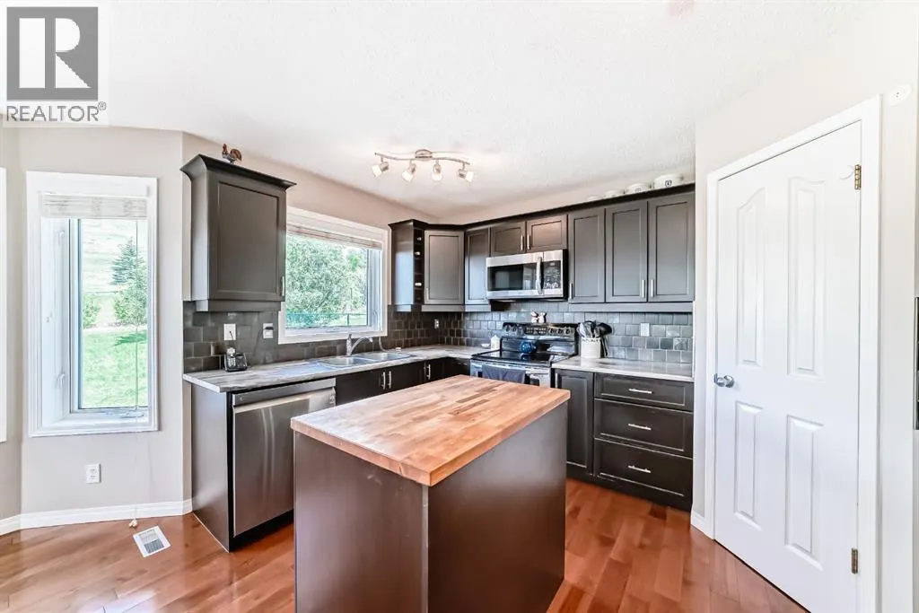 6 Gleneagles Close