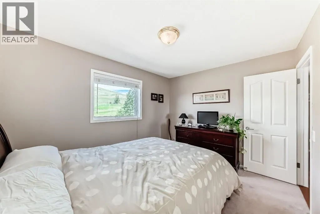 6 Gleneagles Close
