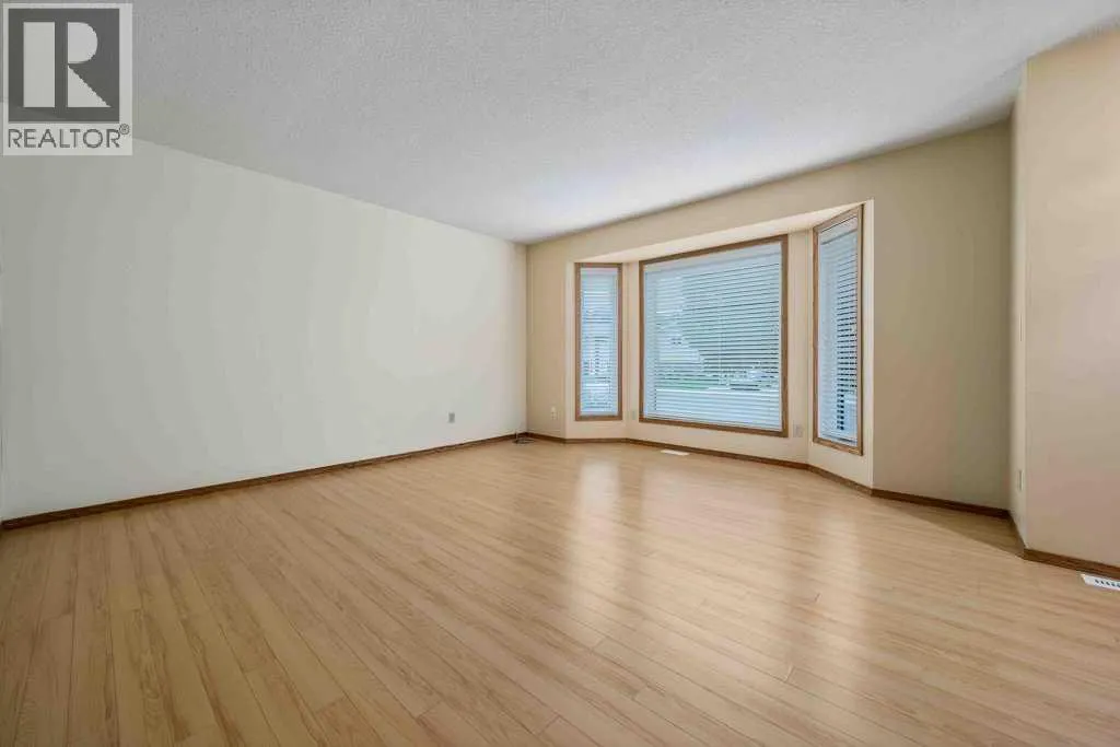 83 Stapeford Crescent SE