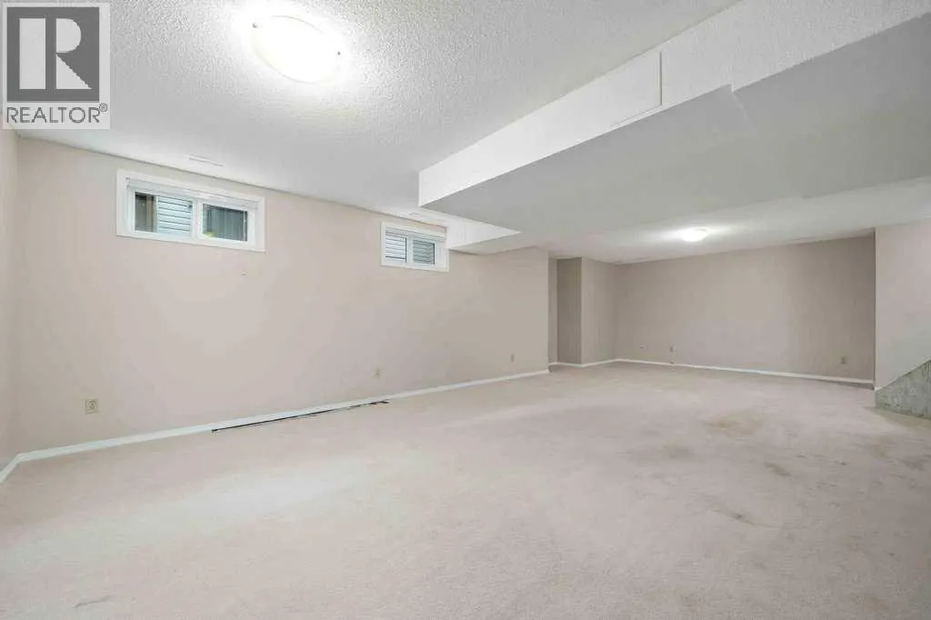 83 Stapeford Crescent SE