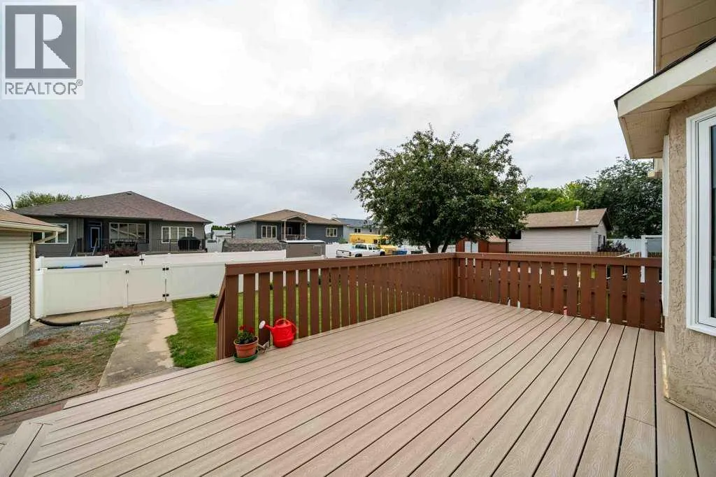 83 Stapeford Crescent SE
