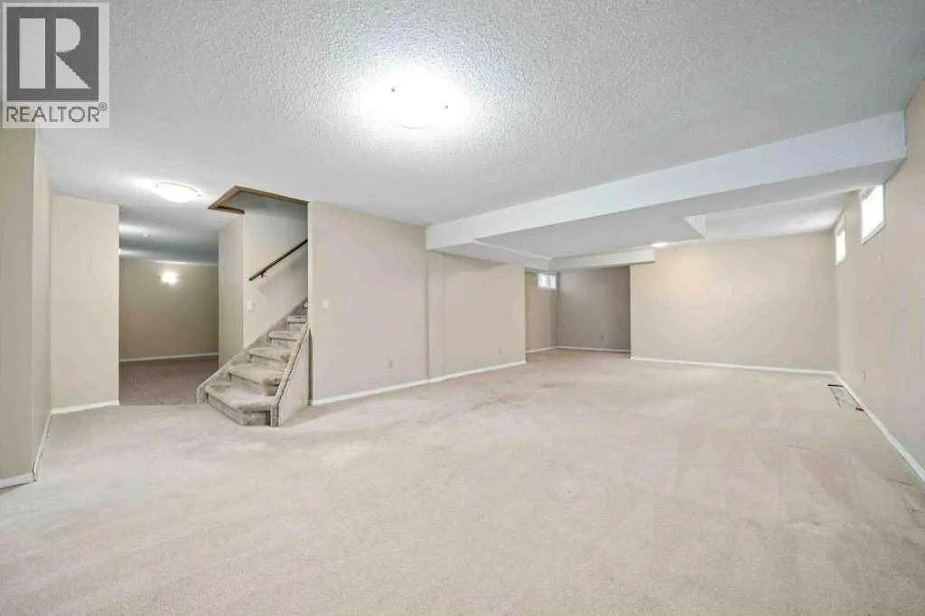 83 Stapeford Crescent SE