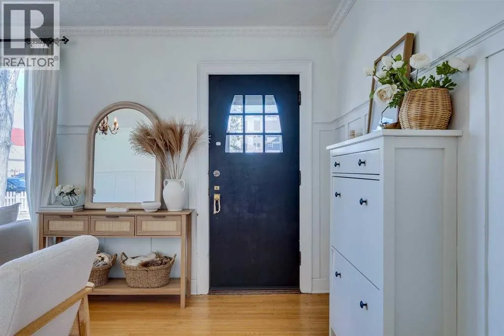 37 Elma Street W