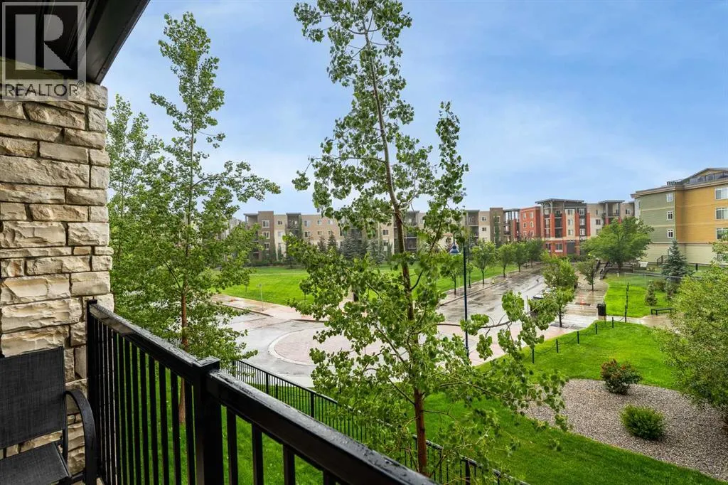 8213, 304 Mackenzie Way SW