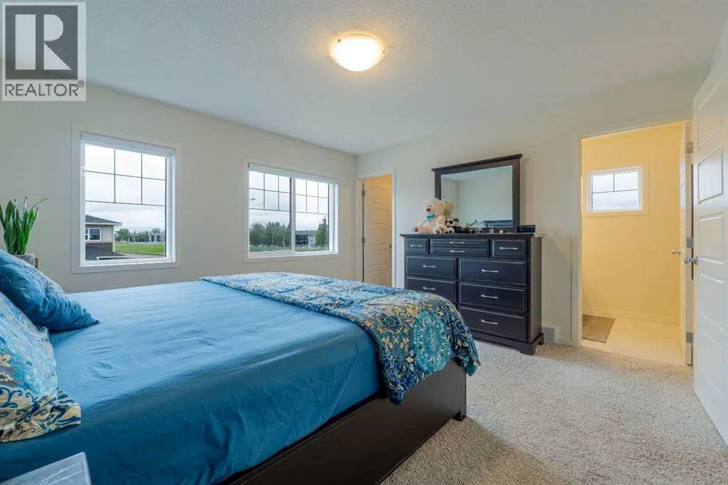 117 Midtown Close SW
