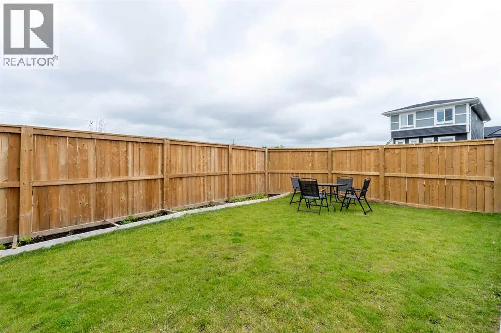 117 Midtown Close SW