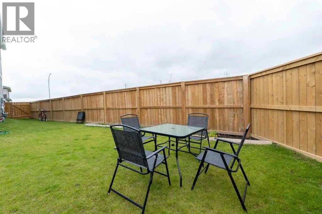 117 Midtown Close SW