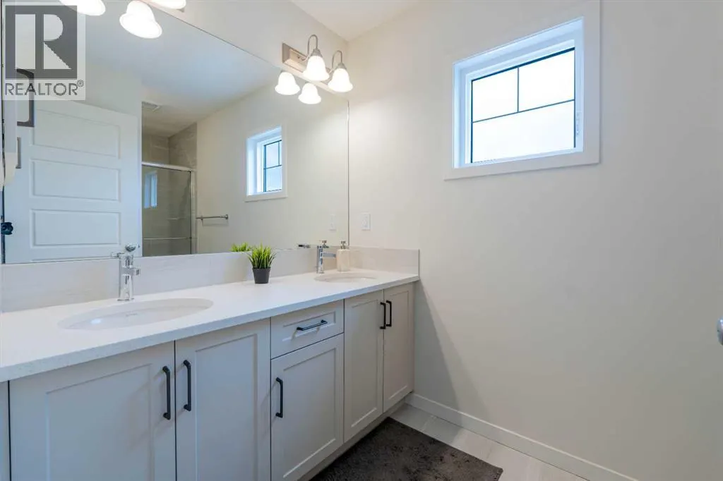 117 Midtown Close SW