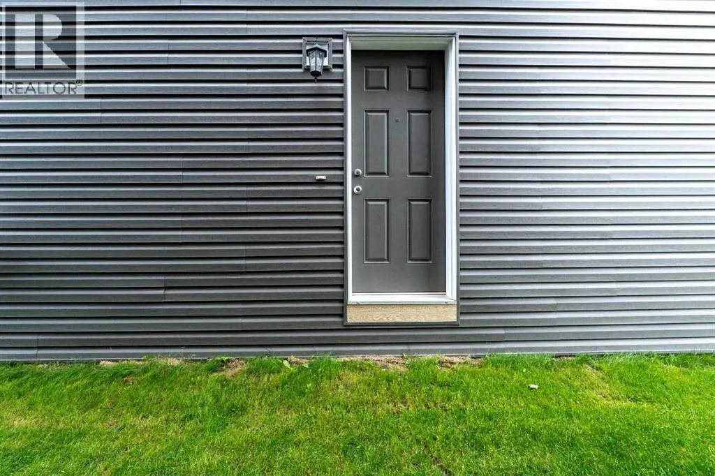 117 Midtown Close SW