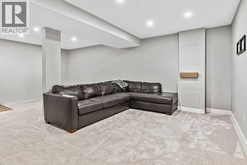 127 Thorson Crescent