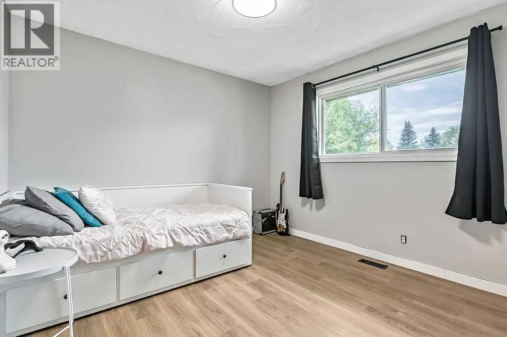 127 Thorson Crescent