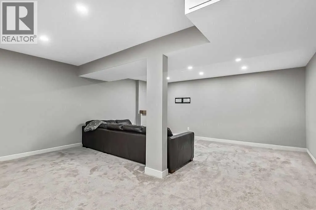 127 Thorson Crescent