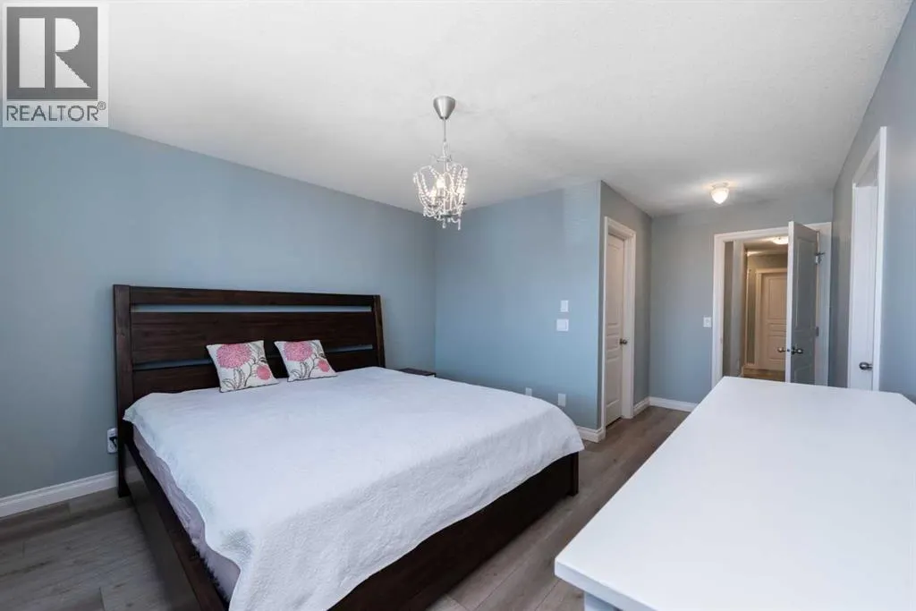 470 Mahogany Terrace SE