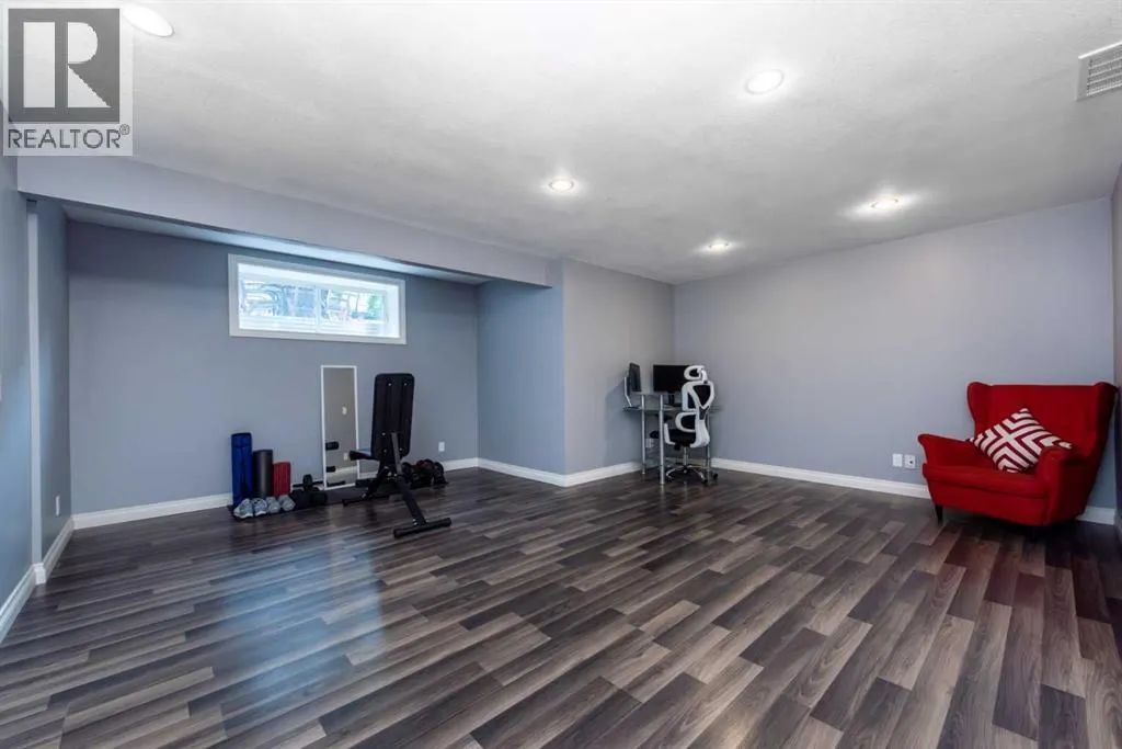 470 Mahogany Terrace SE
