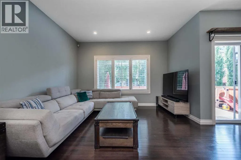 470 Mahogany Terrace SE
