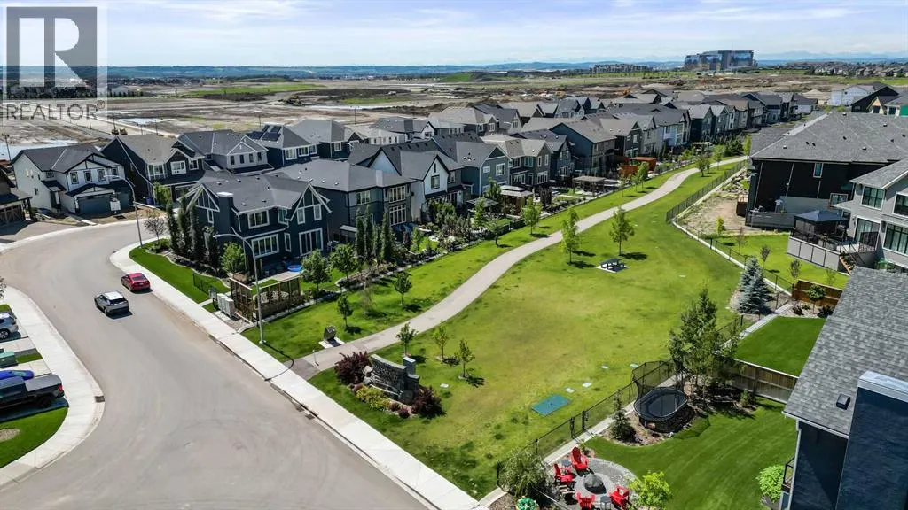 244 Marina Grove SE