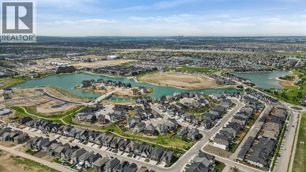 244 Marina Grove SE