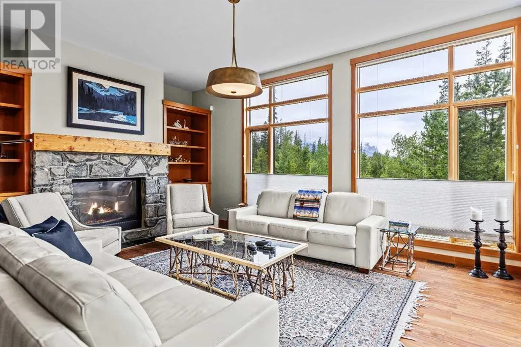 2, 101 Armstrong AVENUEPLACE