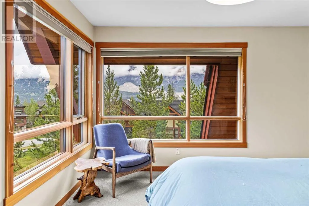 2, 101 Armstrong AVENUEPLACE