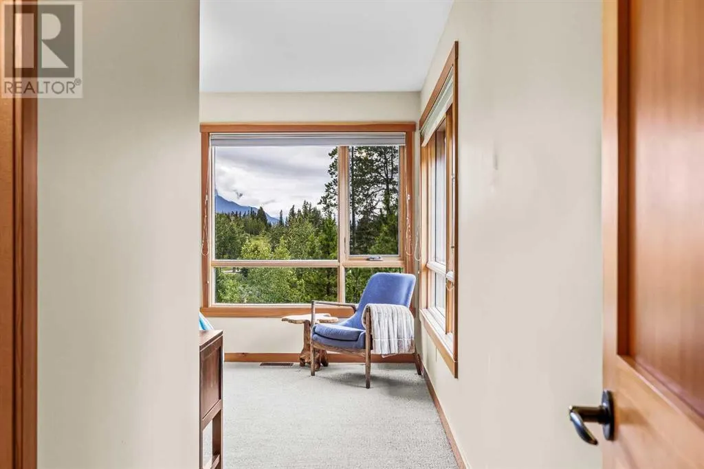 2, 101 Armstrong AVENUEPLACE